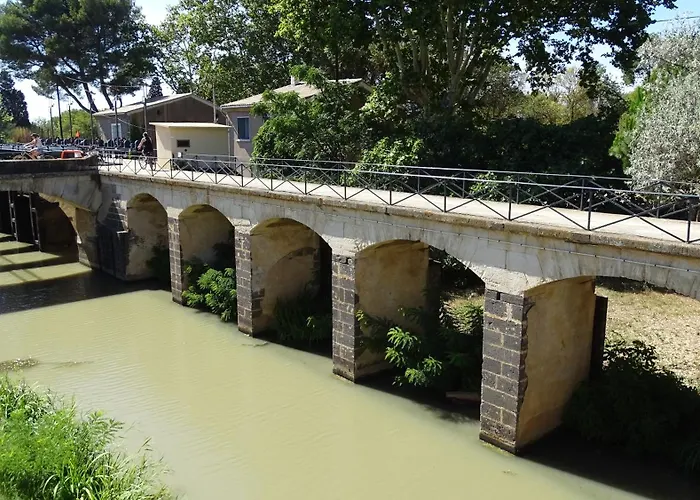 Premium Au Coeur De La Pinede, Ideal Pour Des En Familles Et Entre Amis