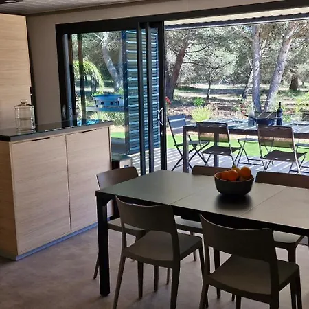 Premium Au Coeur De La Pinede, Ideal Pour Des En Familles Et Entre Amis