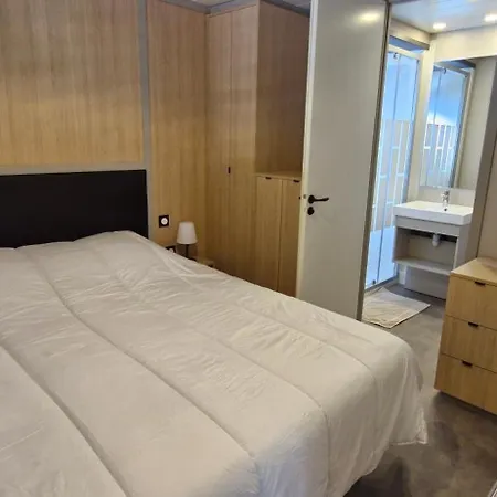 Premium Au Coeur De La Pinede, Ideal Pour Des En Familles Et Entre Amis *