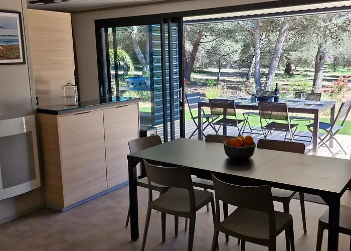 Premium Au Coeur De La Pinede, Ideal Pour Des En Familles Et Entre Amis