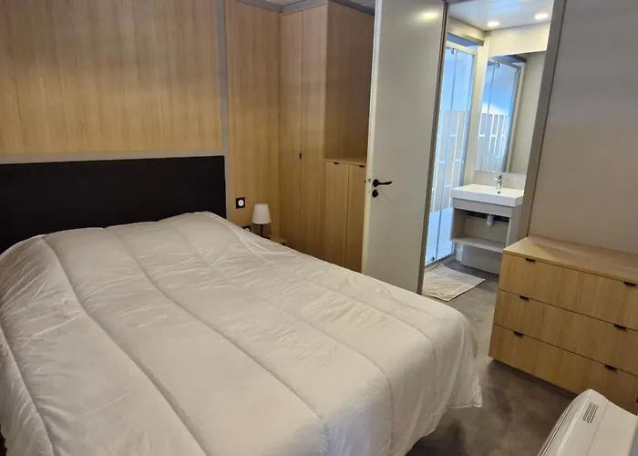 Premium Au Coeur De La Pinede, Ideal Pour Des En Familles Et Entre Amis *